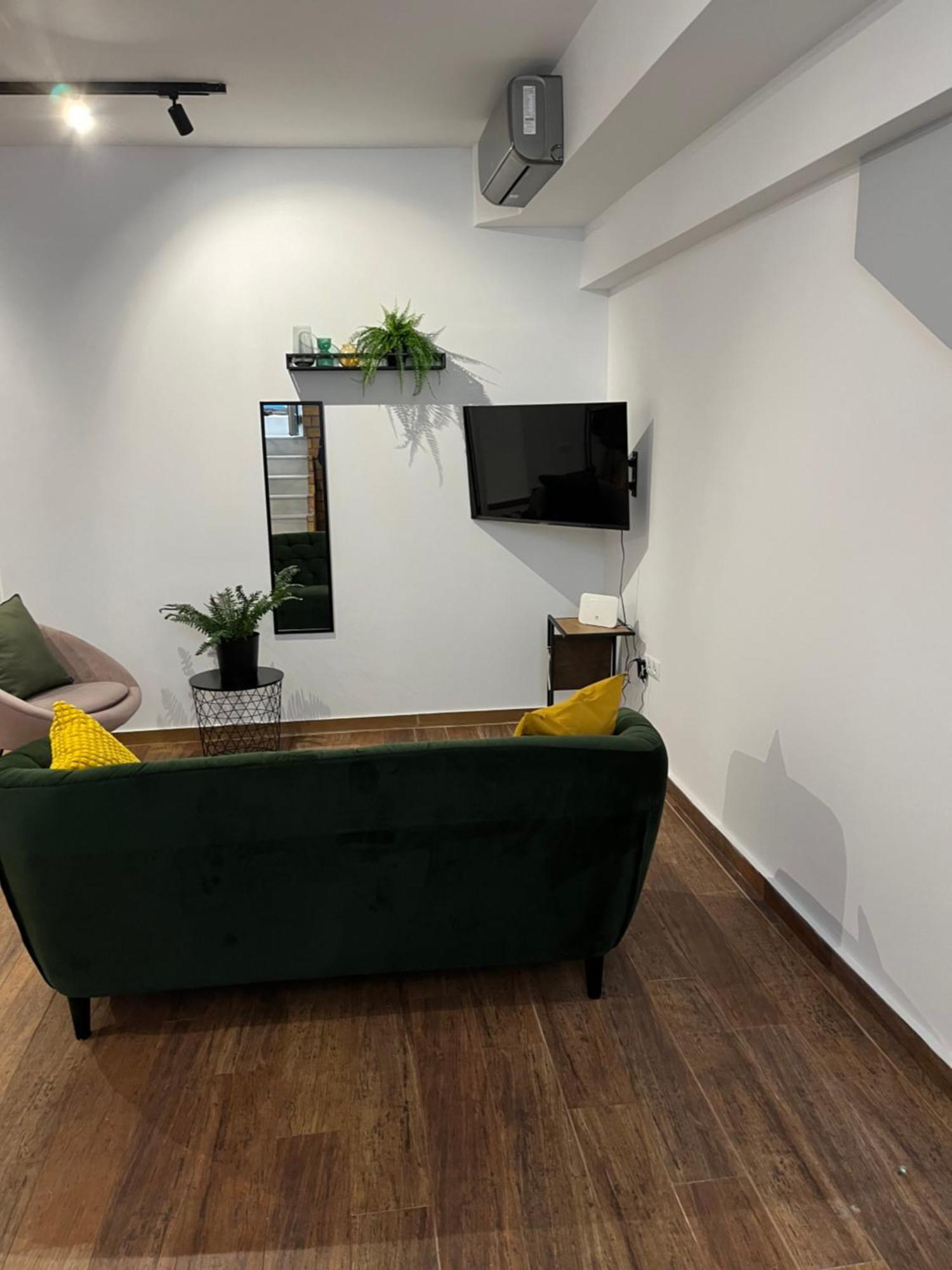 Industrial Studio / Alios 4 / Hilton Area Atina Dış mekan fotoğraf