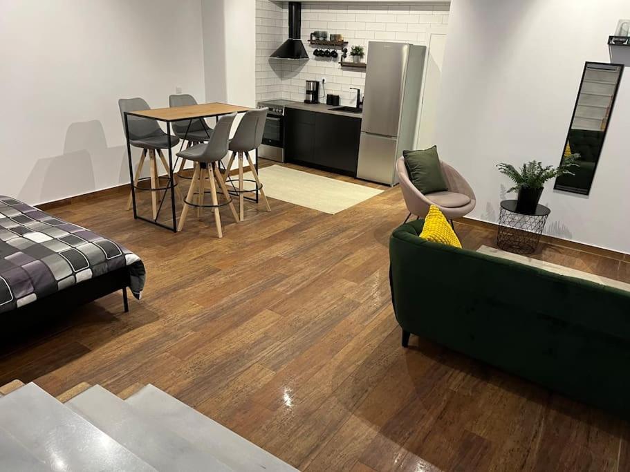 Industrial Studio / Alios 4 / Hilton Area Atina Dış mekan fotoğraf