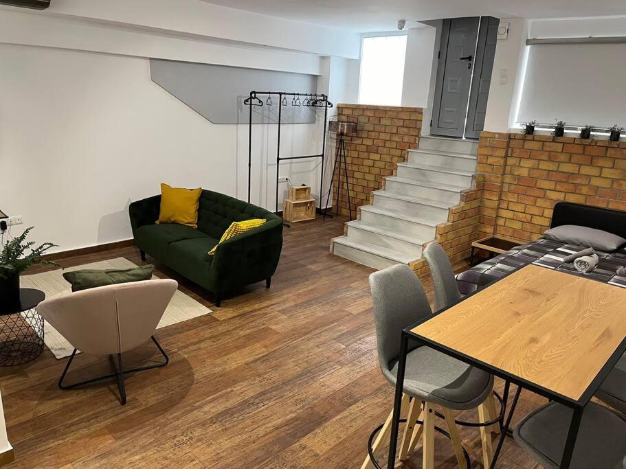 Industrial Studio / Alios 4 / Hilton Area Atina Dış mekan fotoğraf