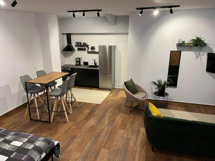 Industrial Studio / Alios 4 / Hilton Area Atina Dış mekan fotoğraf